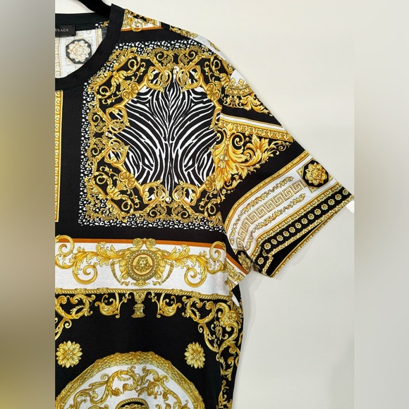 Authentic! Gianni Versace Medusa print T-shirt size L slim fit like new! - Picture 4 of 16